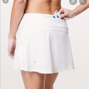 White lululemon play off the pleats skirt